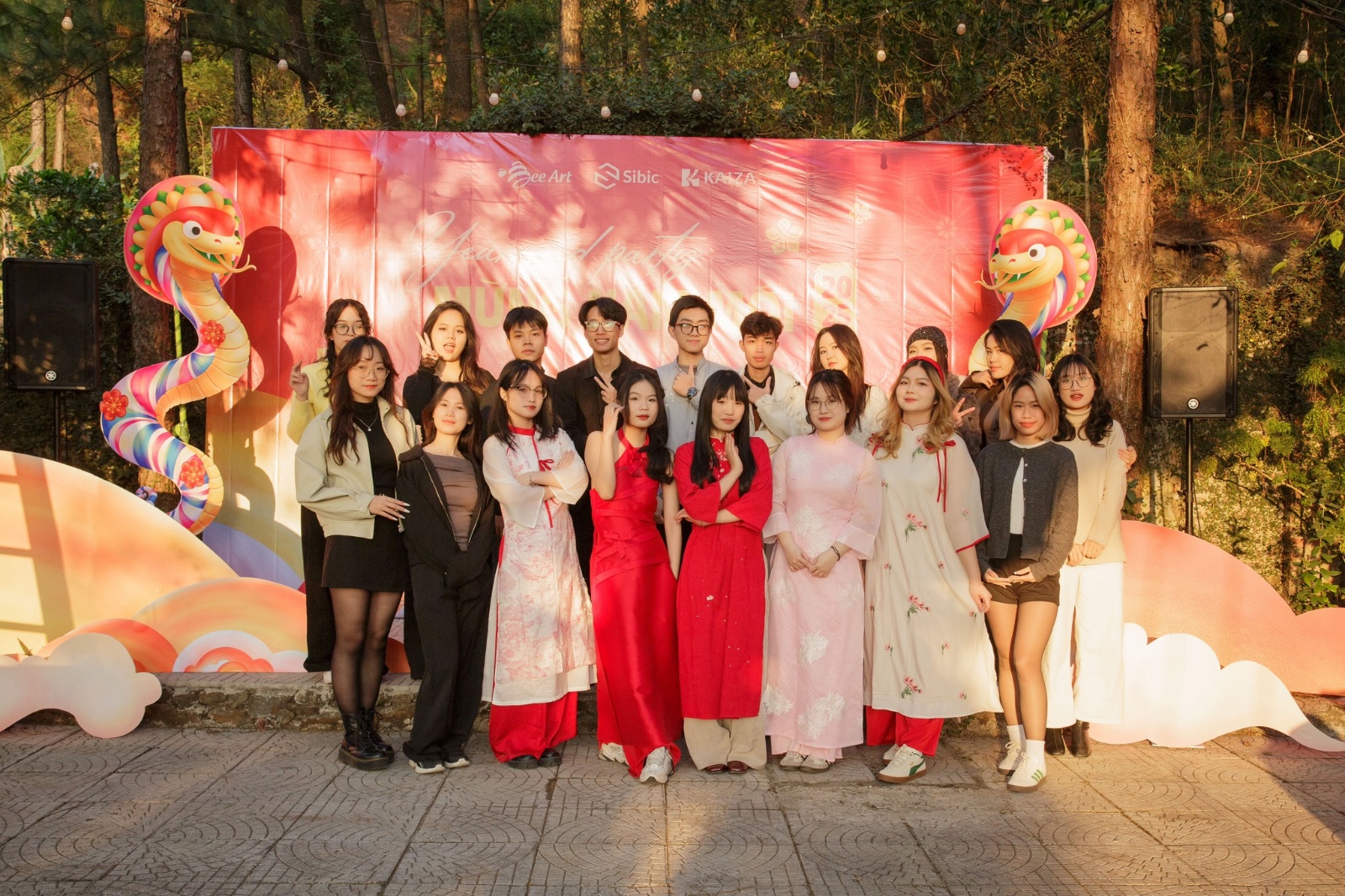 Hình ảnh team building