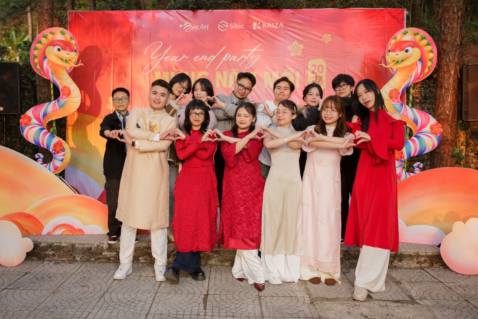 Hình ảnh team building