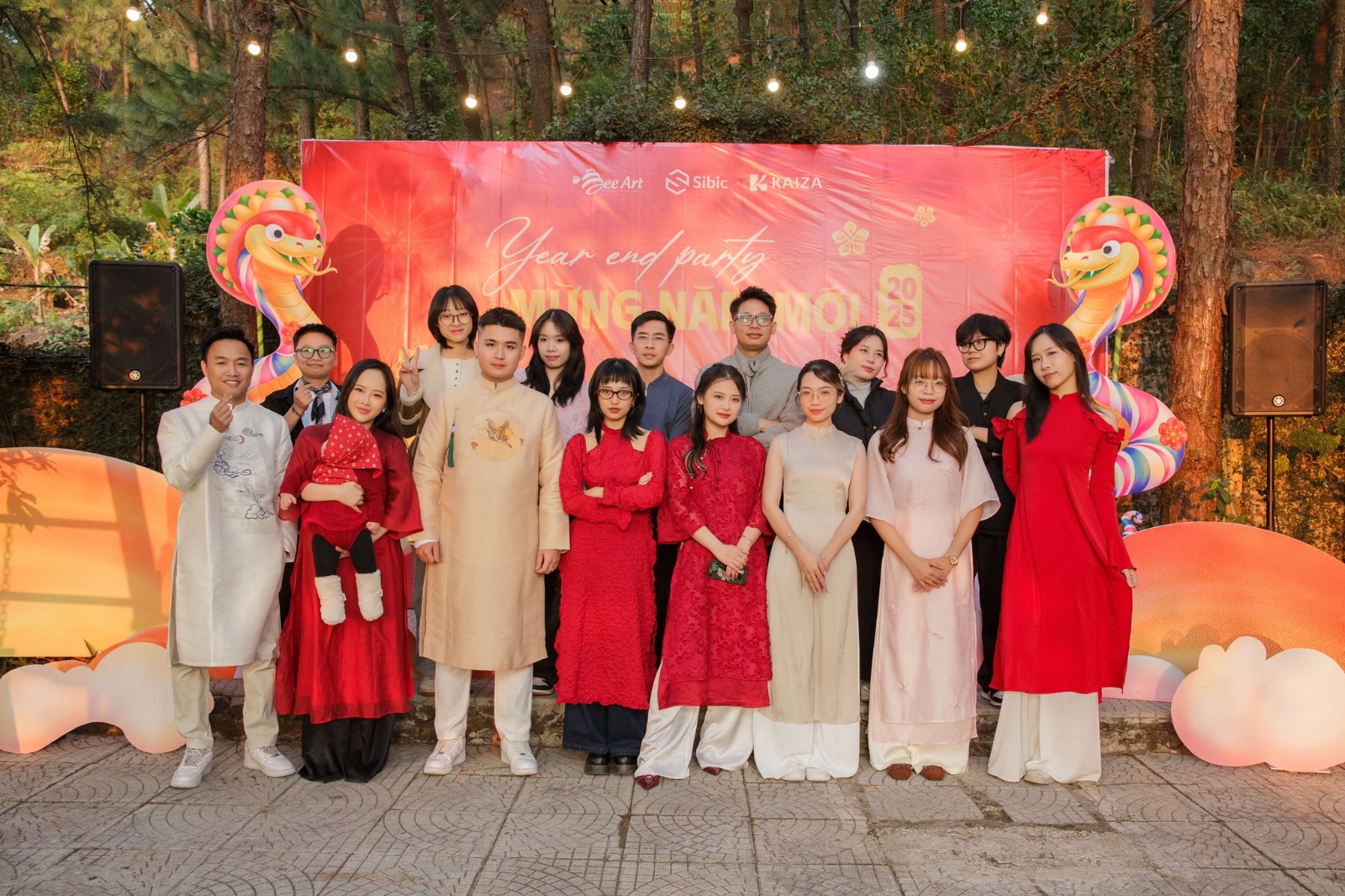 Hình ảnh team building